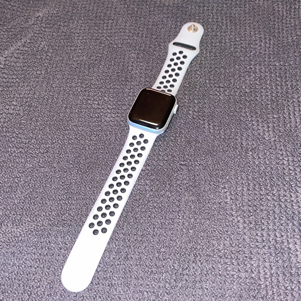 Apple Watch Series 5 Nike Version with Nike Band